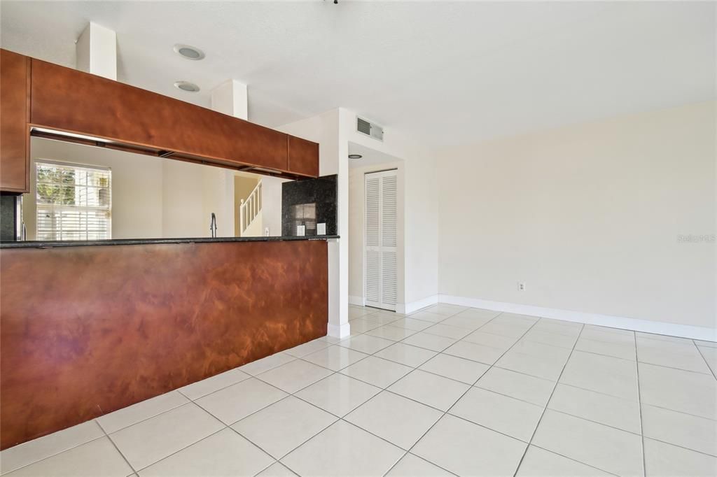 For Rent: $1,950 (3 beds, 2 baths, 1393 Square Feet)