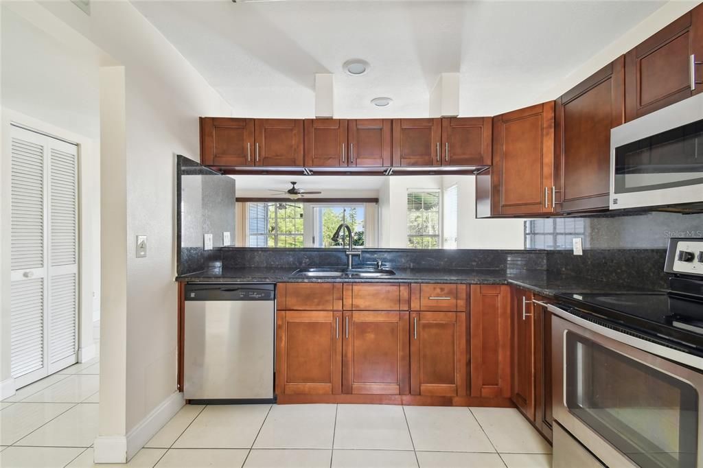 For Rent: $1,950 (3 beds, 2 baths, 1393 Square Feet)