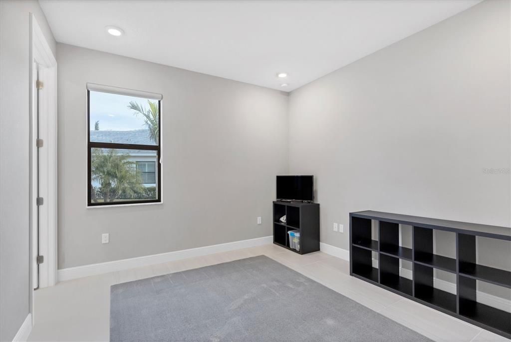 Guest room with ensuite bathroom