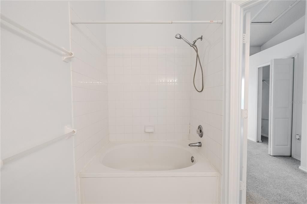 На продажу: $190,000 (2 спален, 1 ванн, 1110 Квадратных фут)