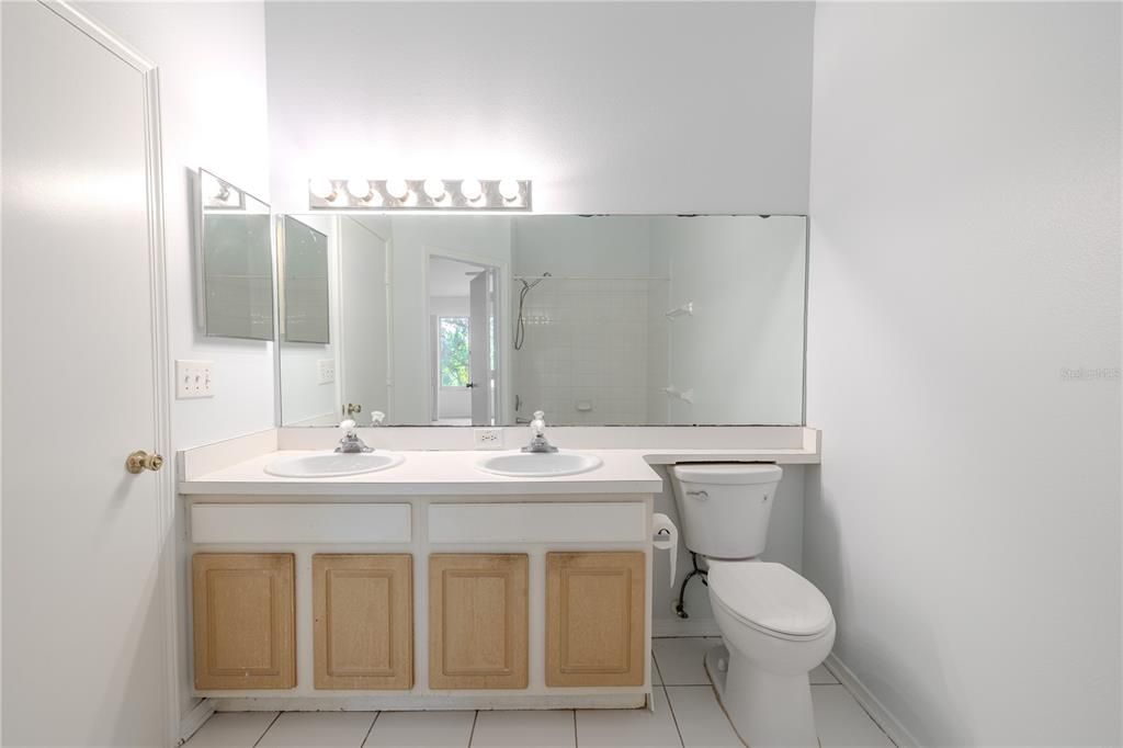 На продажу: $190,000 (2 спален, 1 ванн, 1110 Квадратных фут)