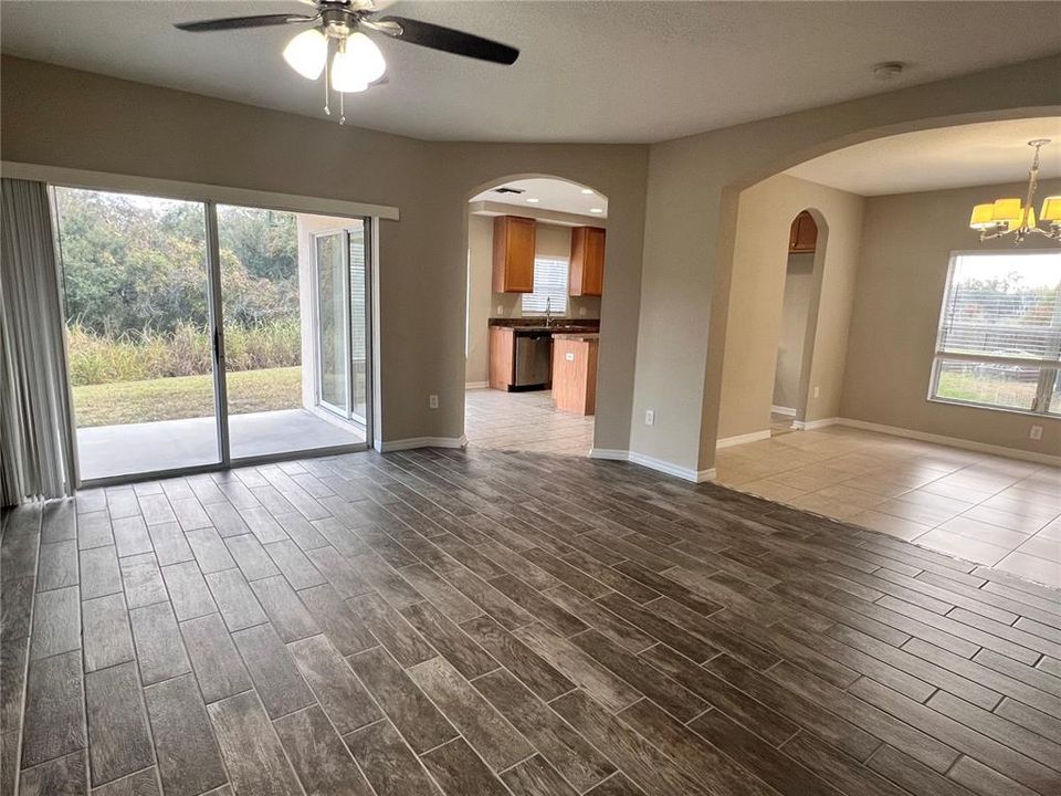 For Rent: $3,250 (5 beds, 2 baths, 2213 Square Feet)