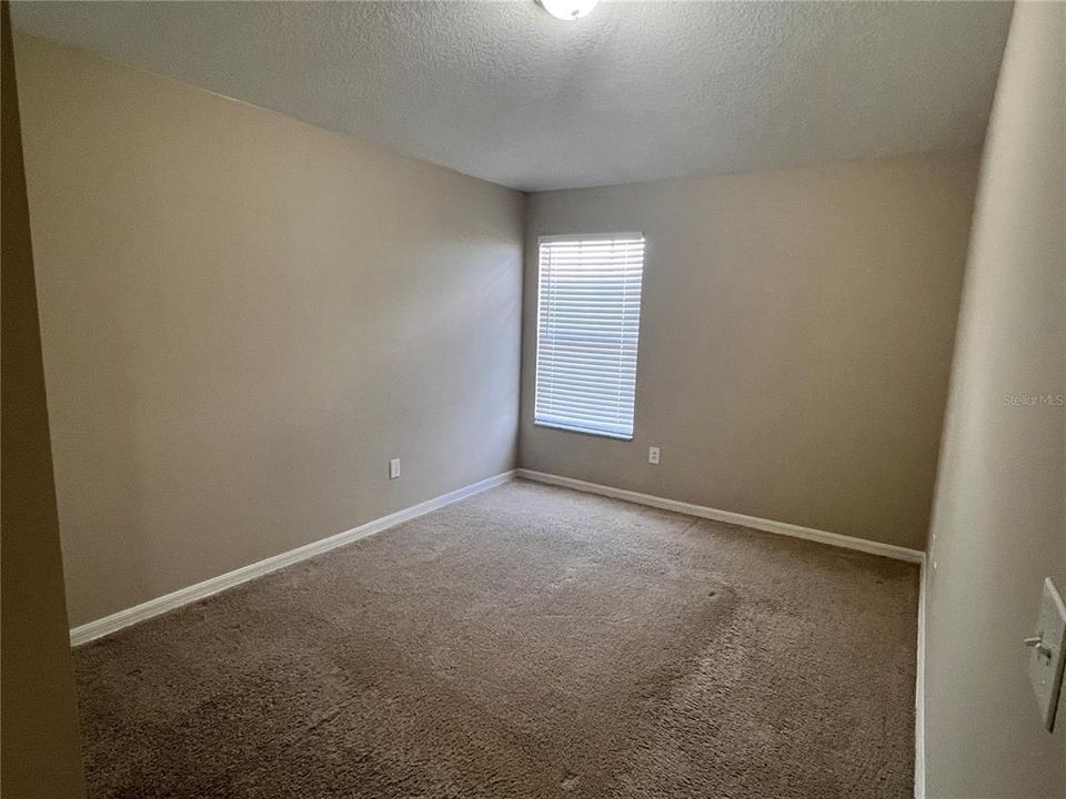 For Rent: $3,250 (5 beds, 2 baths, 2213 Square Feet)