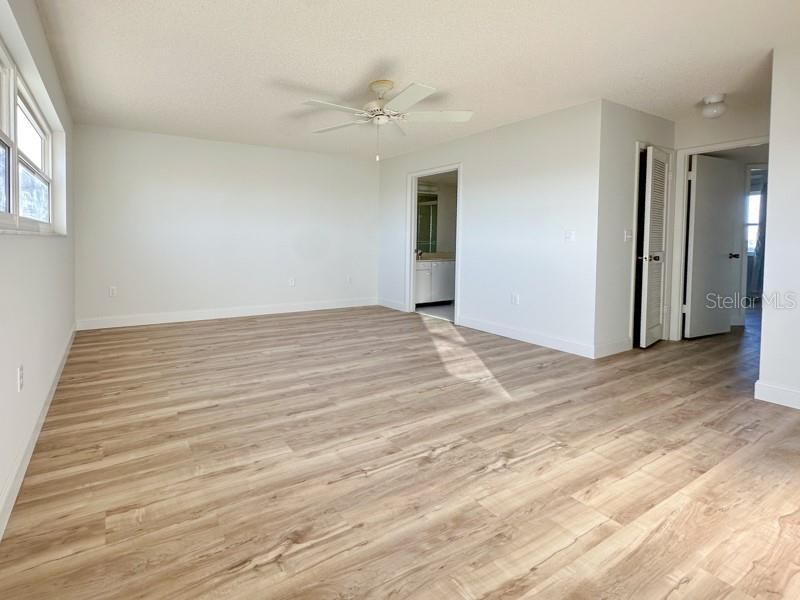 For Sale: $219,900 (2 beds, 2 baths, 1088 Square Feet)