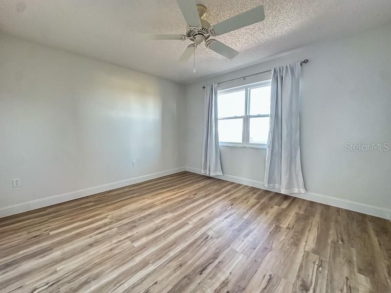 For Sale: $219,900 (2 beds, 2 baths, 1088 Square Feet)