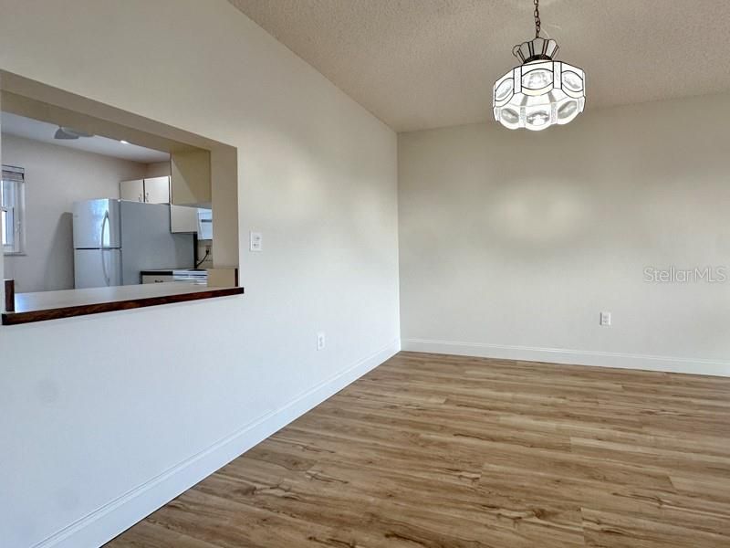 For Sale: $219,900 (2 beds, 2 baths, 1088 Square Feet)