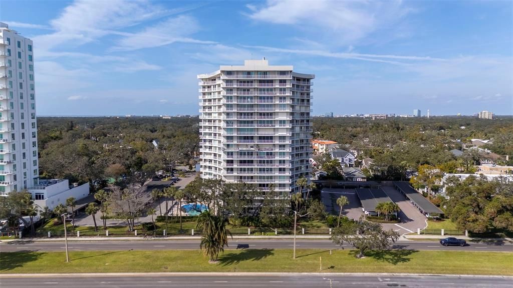 For Sale: $525,000 (2 beds, 2 baths, 1335 Square Feet)