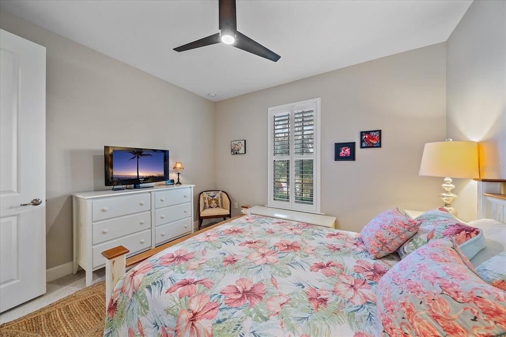 For Sale: $525,000 (2 beds, 2 baths, 1947 Square Feet)