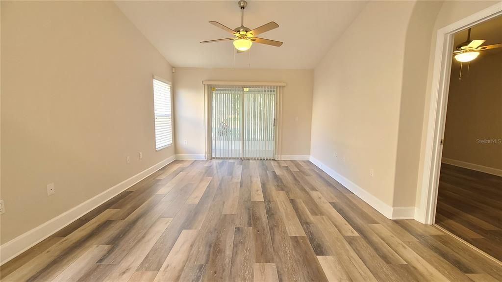 For Rent: $2,350 (2 beds, 2 baths, 1139 Square Feet)