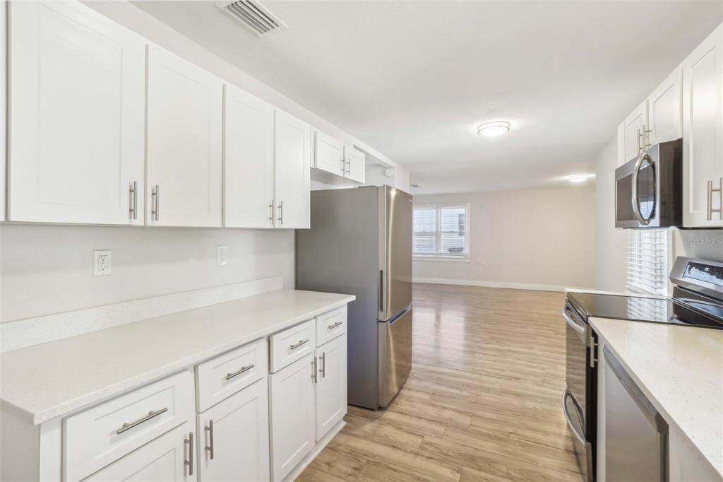 For Sale: $289,999 (2 beds, 2 baths, 1507 Square Feet)