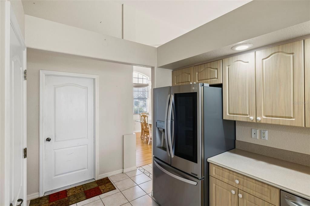 For Sale: $395,000 (2 beds, 2 baths, 1976 Square Feet)