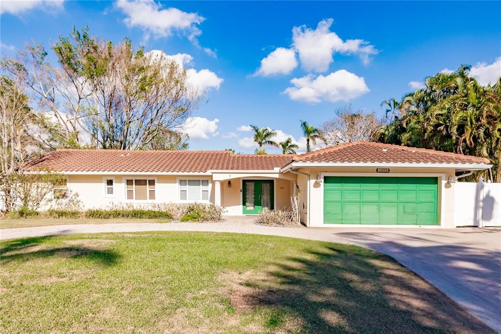 For Sale: $2,300,000 (3 beds, 3 baths, 2719 Square Feet)