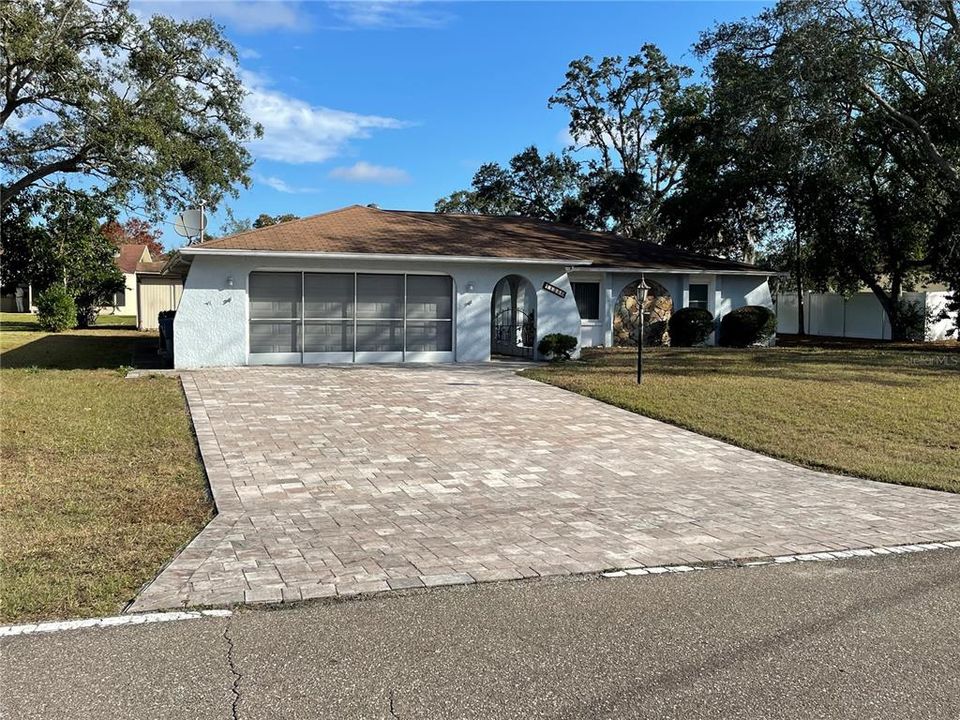 For Sale: $280,000 (3 beds, 2 baths, 1612 Square Feet)