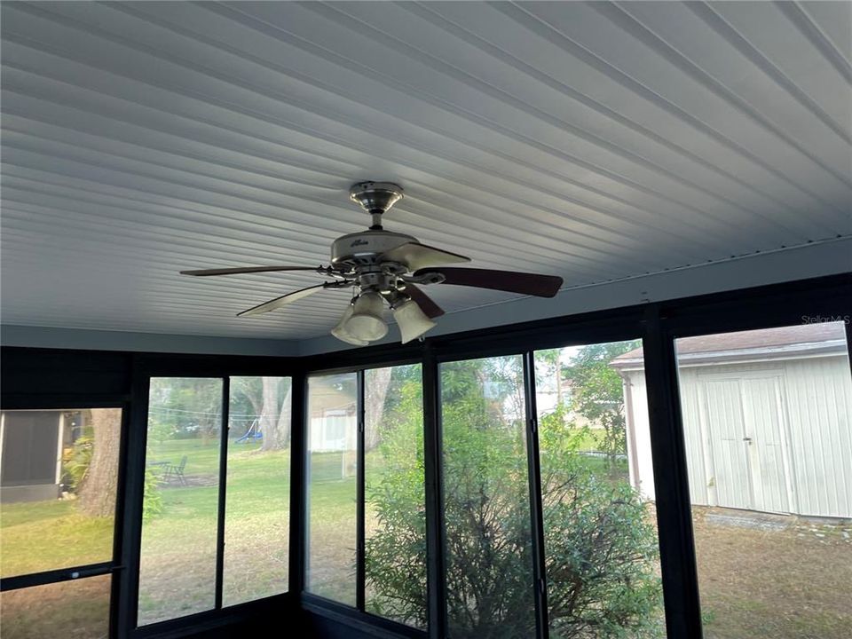 For Sale: $280,000 (3 beds, 2 baths, 1612 Square Feet)