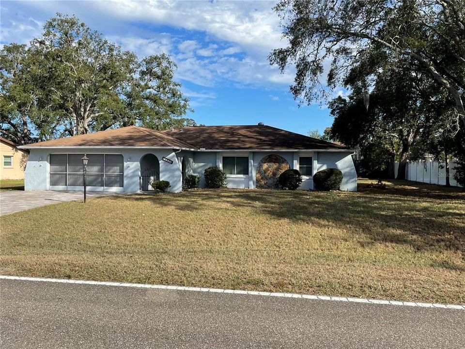 For Sale: $280,000 (3 beds, 2 baths, 1612 Square Feet)