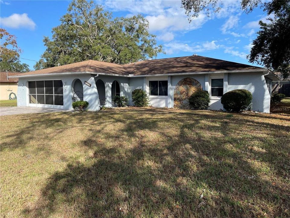 For Sale: $280,000 (3 beds, 2 baths, 1612 Square Feet)