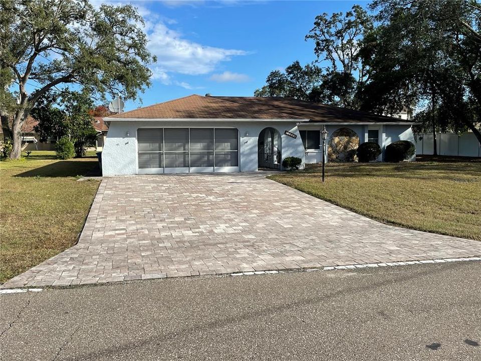 For Sale: $280,000 (3 beds, 2 baths, 1612 Square Feet)