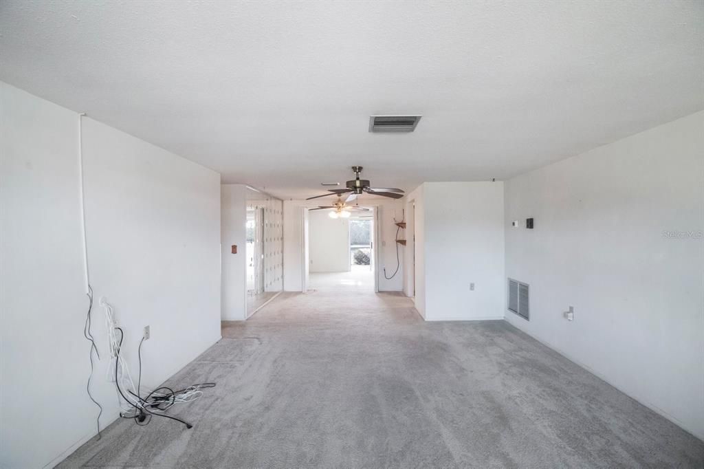 For Sale: $379,900 (2 beds, 2 baths, 1356 Square Feet)