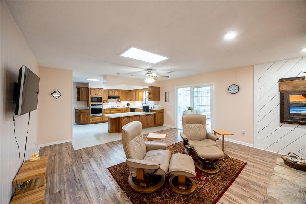 For Sale: $459,000 (4 beds, 2 baths, 2411 Square Feet)