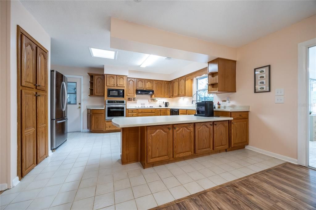 For Sale: $459,000 (4 beds, 2 baths, 2411 Square Feet)