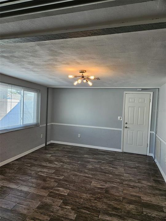 For Rent: $2,300 (3 beds, 2 baths, 1334 Square Feet)