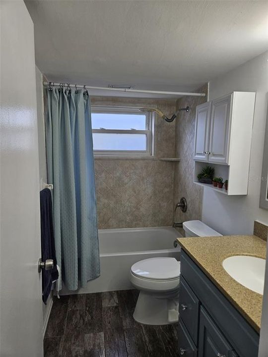 For Rent: $2,300 (3 beds, 2 baths, 1334 Square Feet)