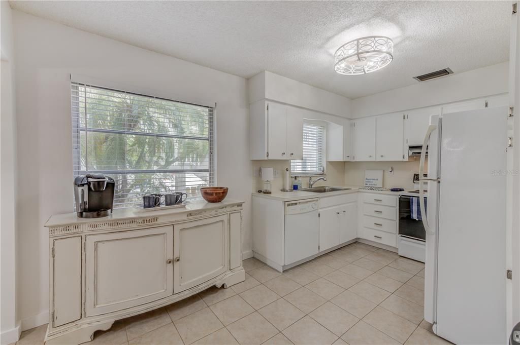 COFFEE OR DRINK BAR IN KITCHEN