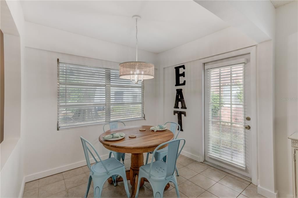 EAT-IN KITCHEN WITH PATIO DOOR