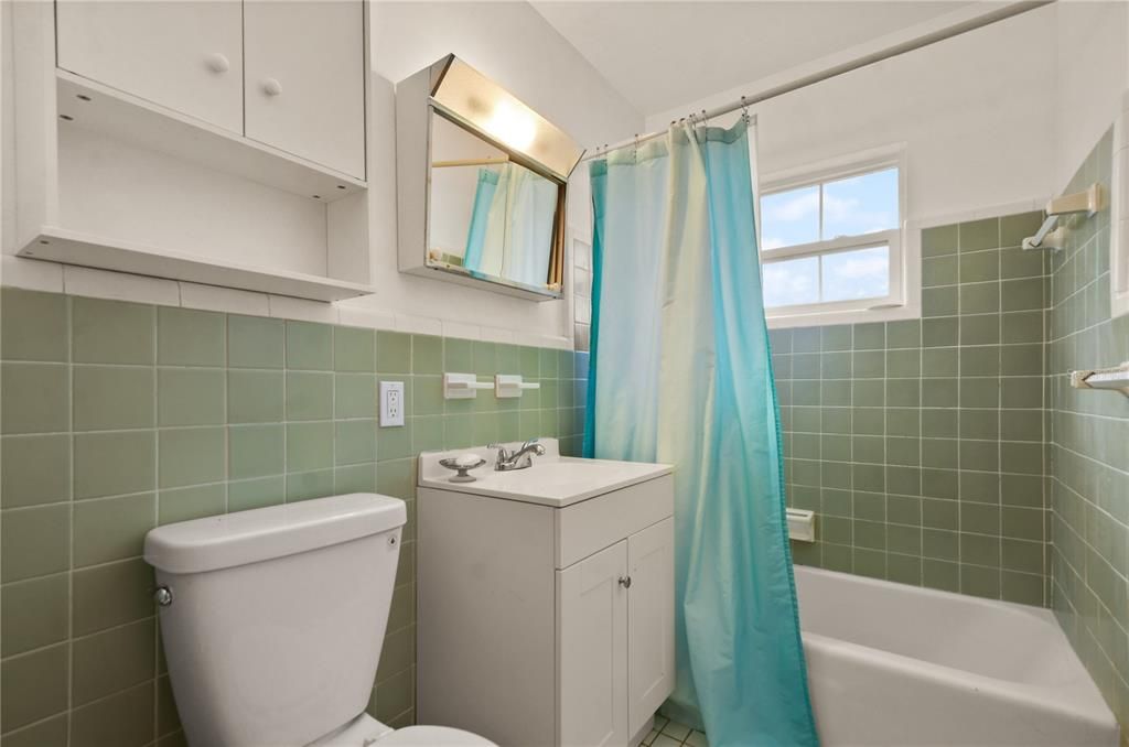 For Sale: $199,000 (3 beds, 1 baths, 1058 Square Feet)