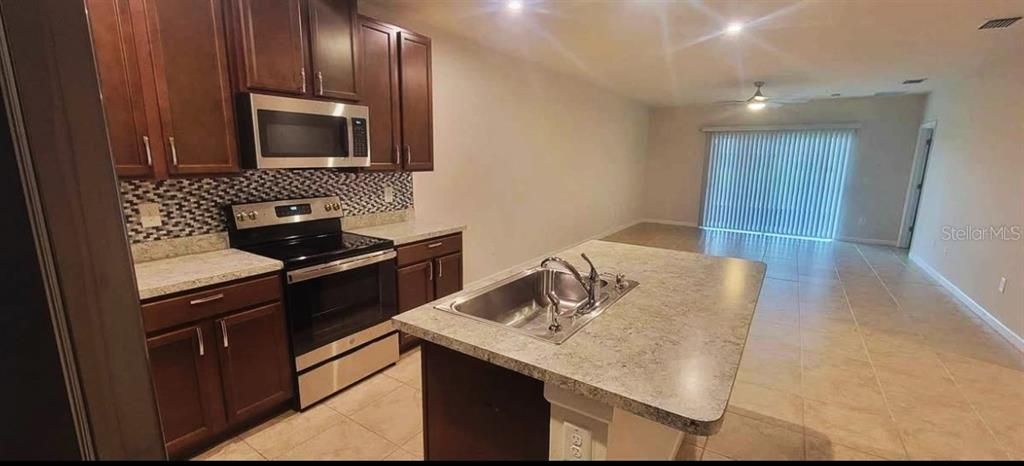 For Rent: $2,220 (3 beds, 2 baths, 1532 Square Feet)