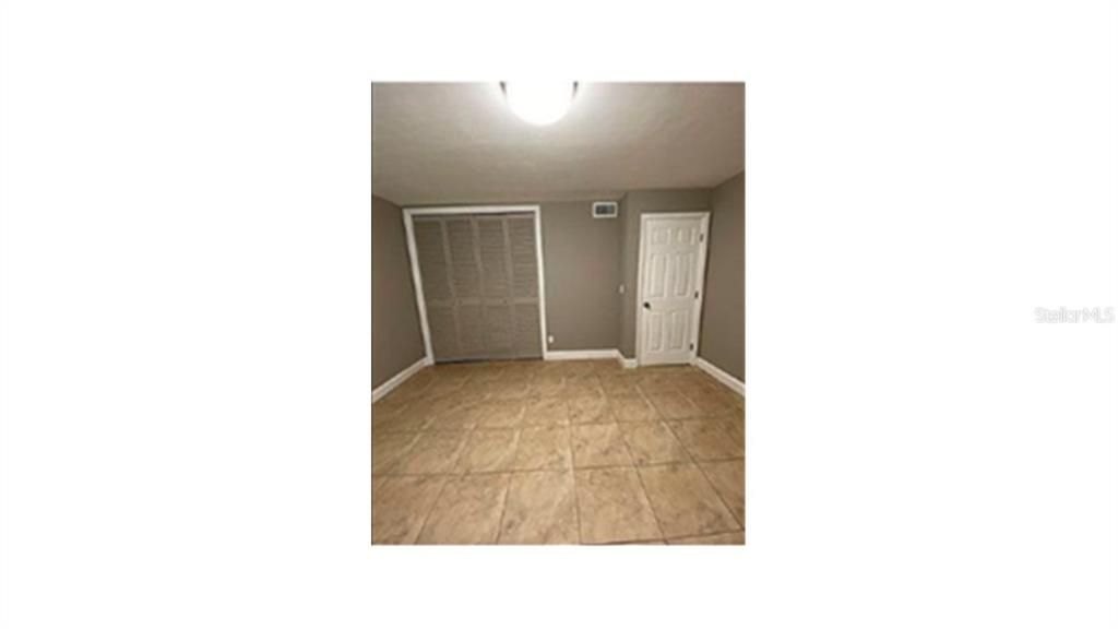 For Sale: $106,900 (1 beds, 1 baths, 705 Square Feet)