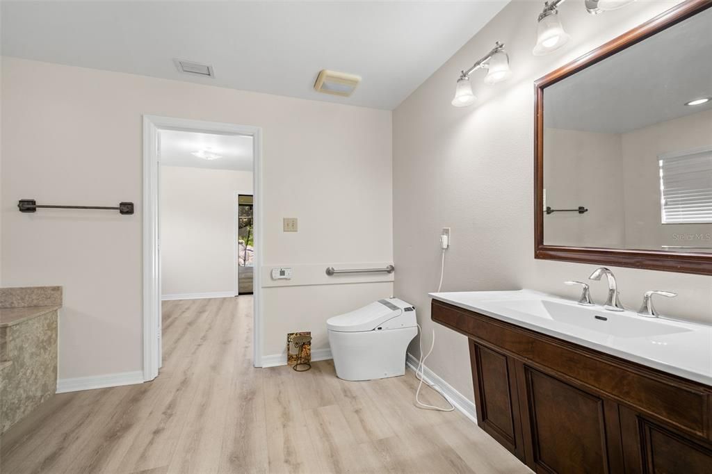 Primary Suite Bathroom