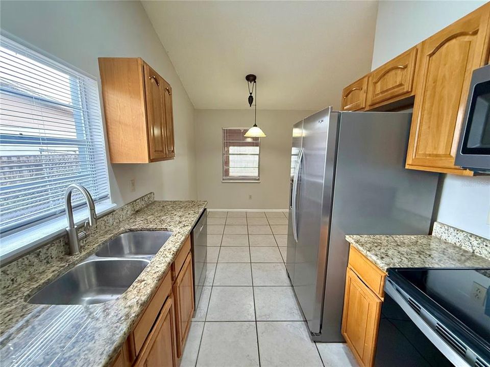 For Rent: $2,398 (3 beds, 2 baths, 1355 Square Feet)