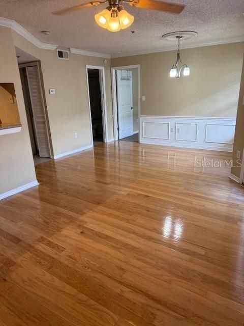 For Sale: $214,500 (1 beds, 1 baths, 631 Square Feet)