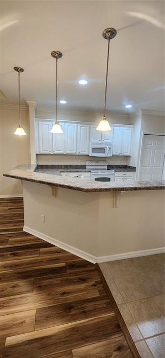 For Rent: $1,825 (2 beds, 2 baths, 1376 Square Feet)