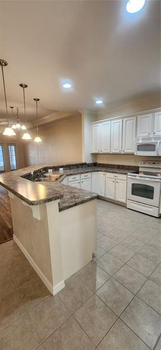 For Rent: $1,825 (2 beds, 2 baths, 1376 Square Feet)