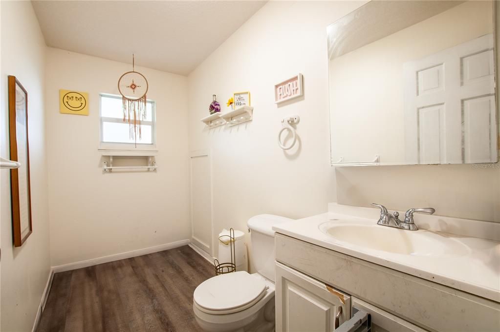 For Sale: $385,000 (3 beds, 1 baths, 1176 Square Feet)