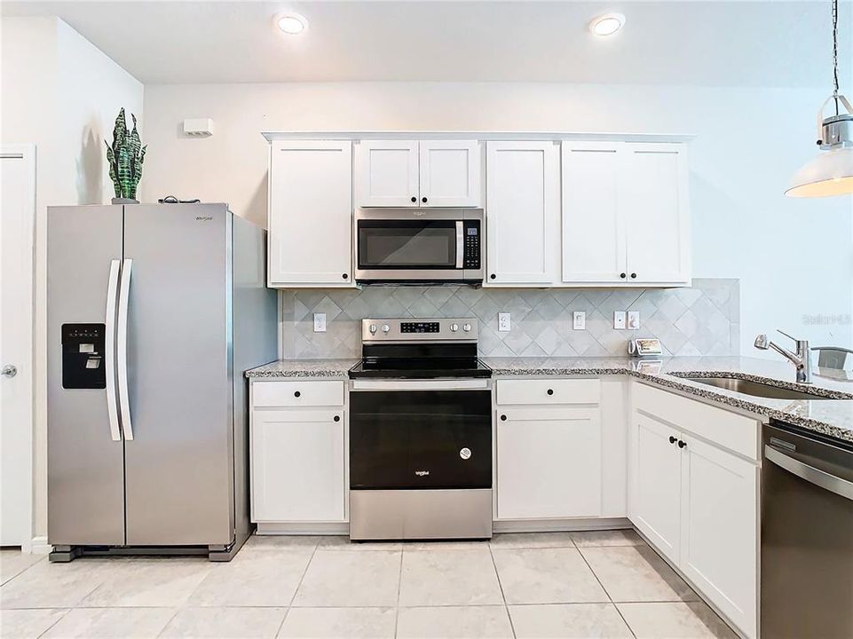 For Rent: $2,175 (2 beds, 2 baths, 1451 Square Feet)