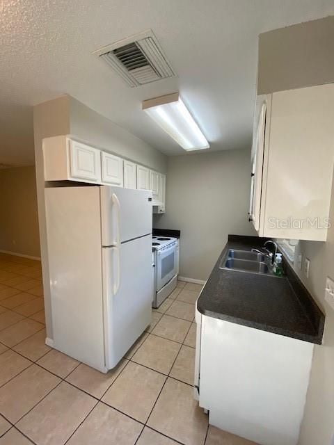 For Rent: $1,695 (2 beds, 2 baths, 893 Square Feet)