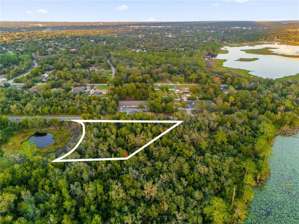 На продажу: $310,000 (2.44 acres)