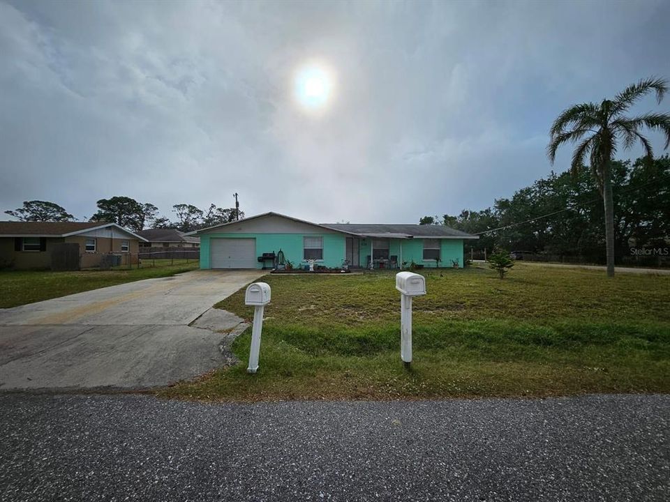 For Sale: $377,900 (3 beds, 2 baths, 1487 Square Feet)