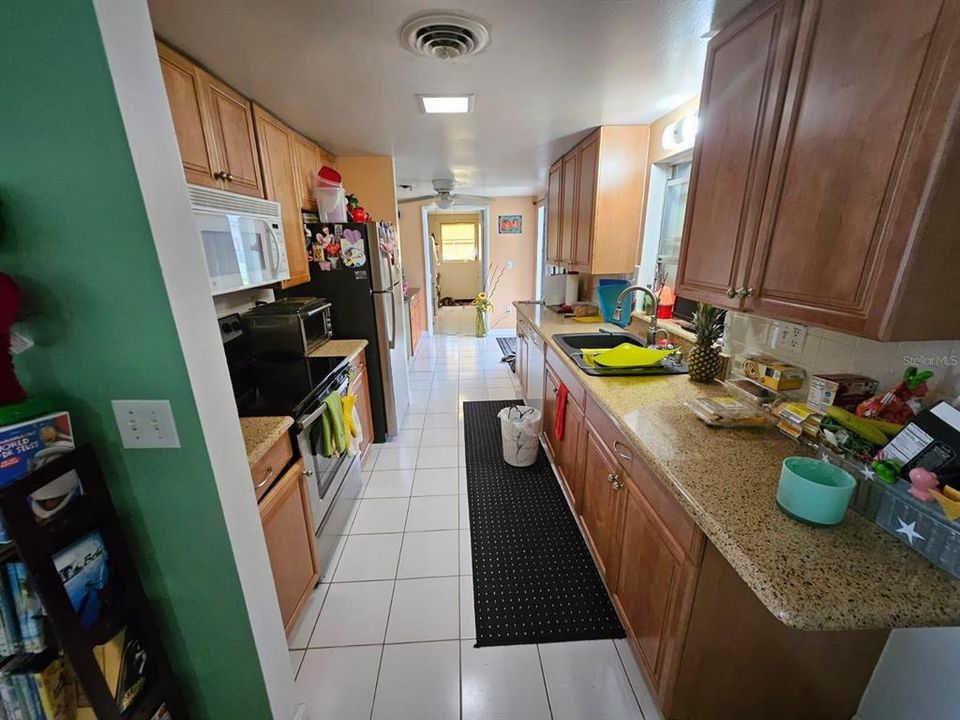 For Sale: $377,900 (3 beds, 2 baths, 1487 Square Feet)