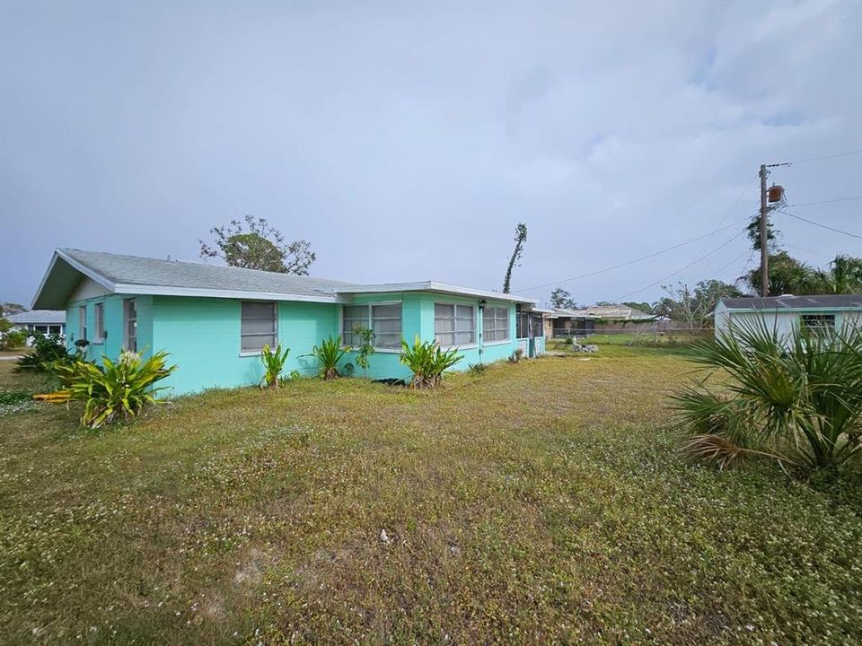 For Sale: $377,900 (3 beds, 2 baths, 1487 Square Feet)