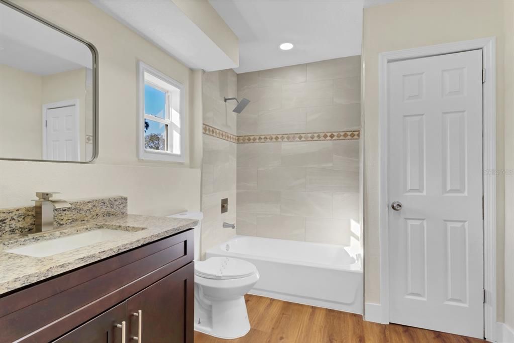 На продажу: $324,999 (3 спален, 2 ванн, 1536 Квадратных фут)