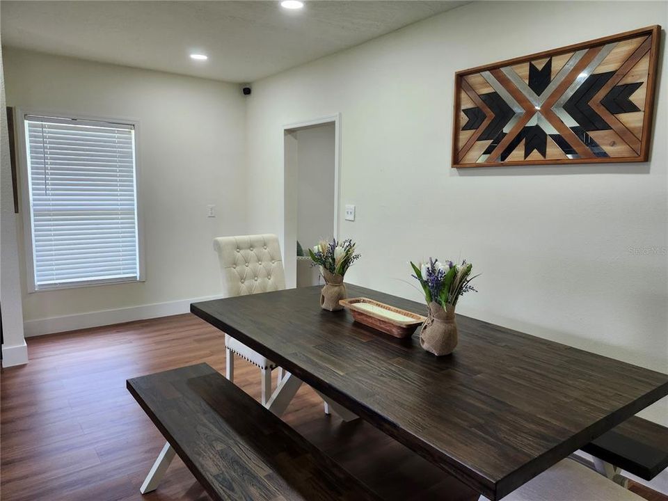 На продажу: $324,999 (3 спален, 2 ванн, 1536 Квадратных фут)