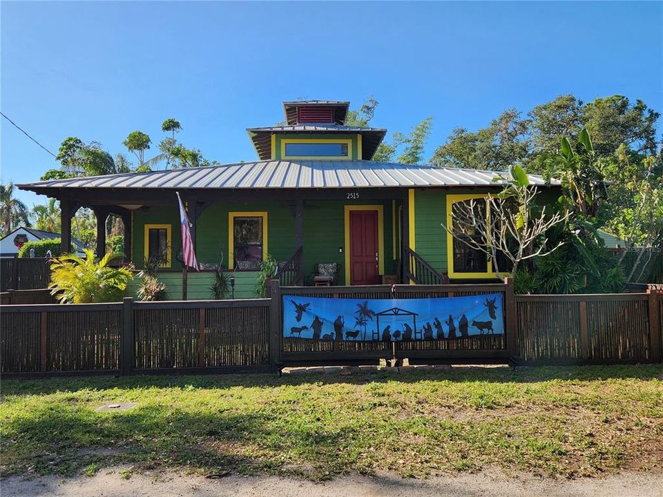 For Sale: $895,000 (3 beds, 2 baths, 1612 Square Feet)