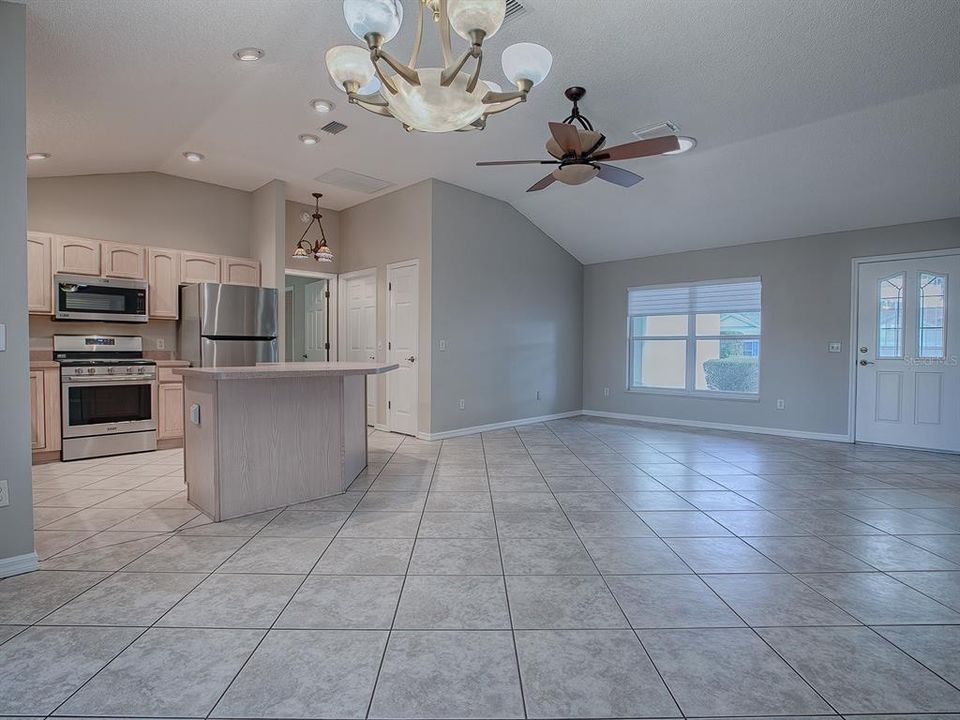 For Sale: $374,900 (3 beds, 2 baths, 1527 Square Feet)