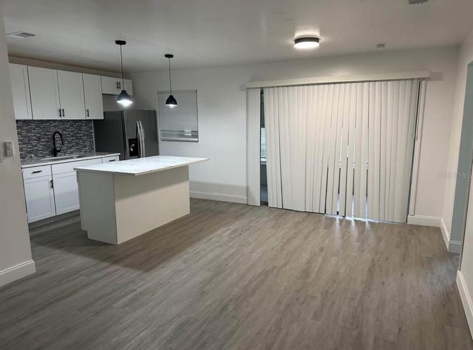 For Rent: $2,200 (4 beds, 2 baths, 1556 Square Feet)