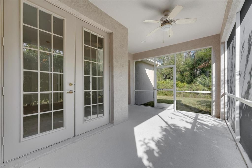 Lanai/ screened in patio.