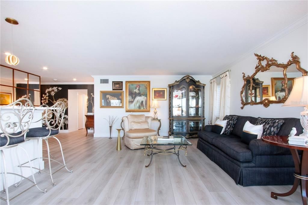 For Sale: $975,550 (2 beds, 2 baths, 1367 Square Feet)